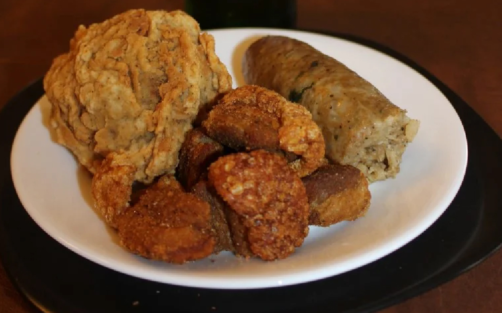 Pairing Cracklins With Other Cajun Favorites